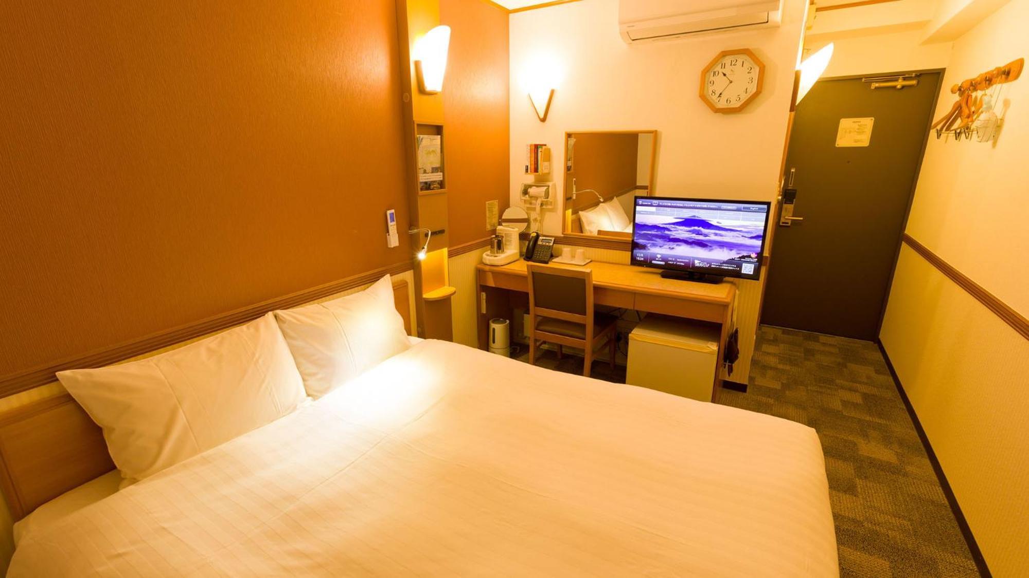 Toyoko Inn Takasaki Eki Nishi Guchi No 2 객실 사진