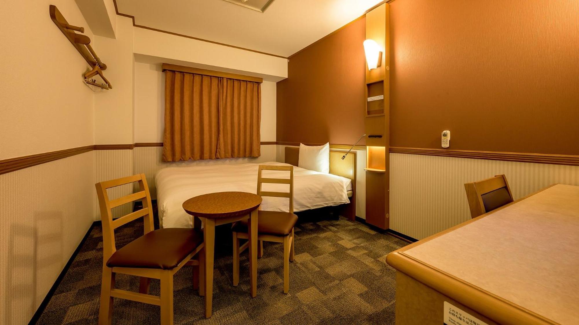 Toyoko Inn Takasaki Eki Nishi Guchi No 2 객실 사진