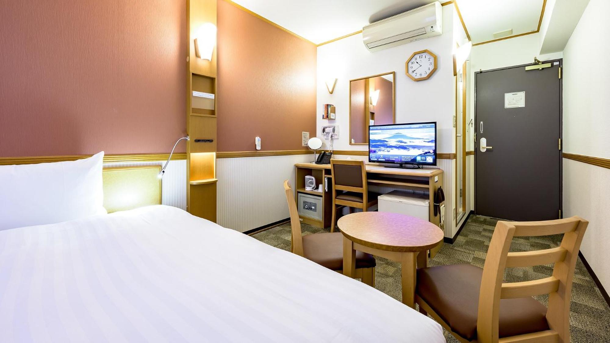 Toyoko Inn Takasaki Eki Nishi Guchi No 2 객실 사진